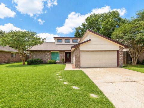 Photo of 2506 Radcliffe Drive, Sugar Land, TX 77498 (MLS # 93979754)