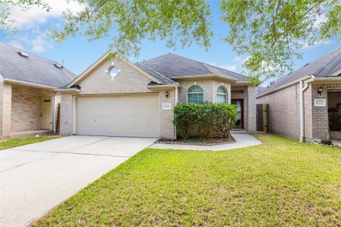 Photo of 10218 W Palm Lake Drive, Houston, TX 77034 (MLS # 50946118)