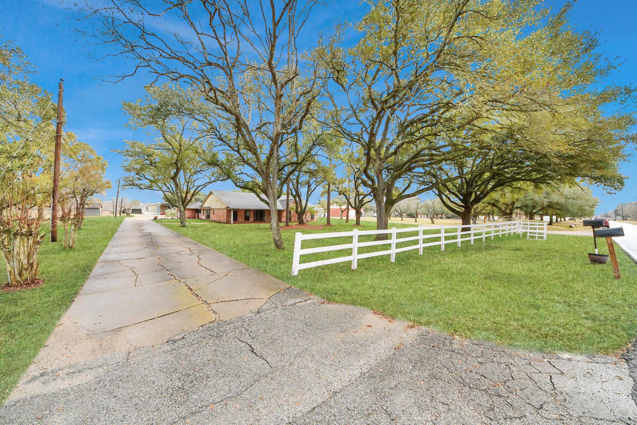 17115 County Road 831