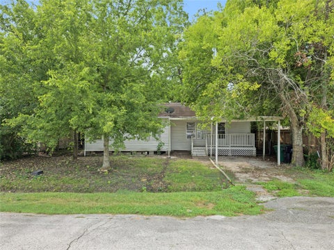 Photo of 4114 Clover Street, Houston, TX 77051 (MLS # 8998693)