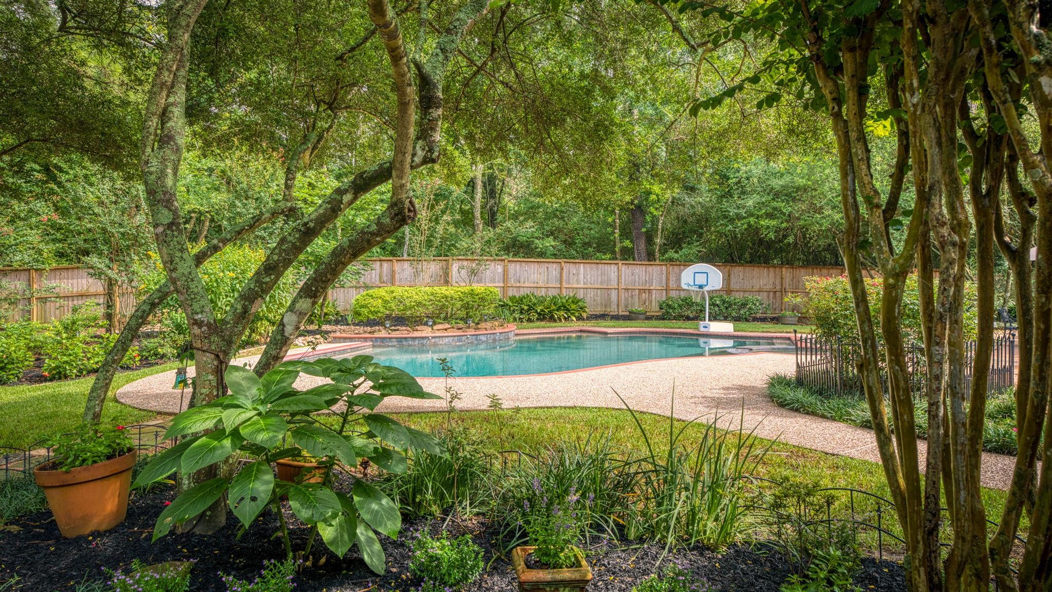18 E Wedgemere Court