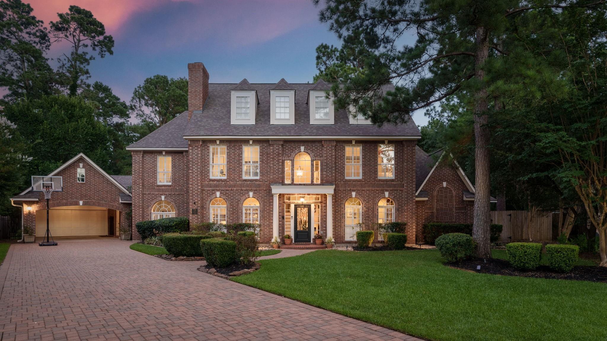 18 E Wedgemere Court