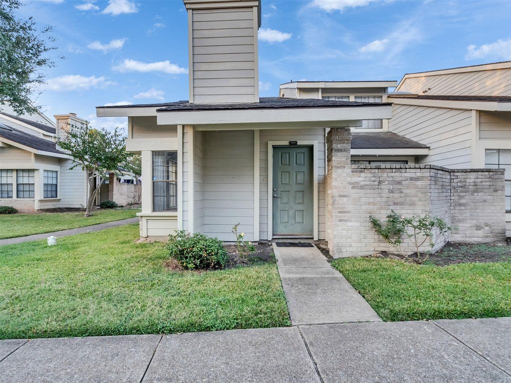 Photo of 6191 Ludington Drive #903, Houston, TX 77035 (MLS # 96539973)