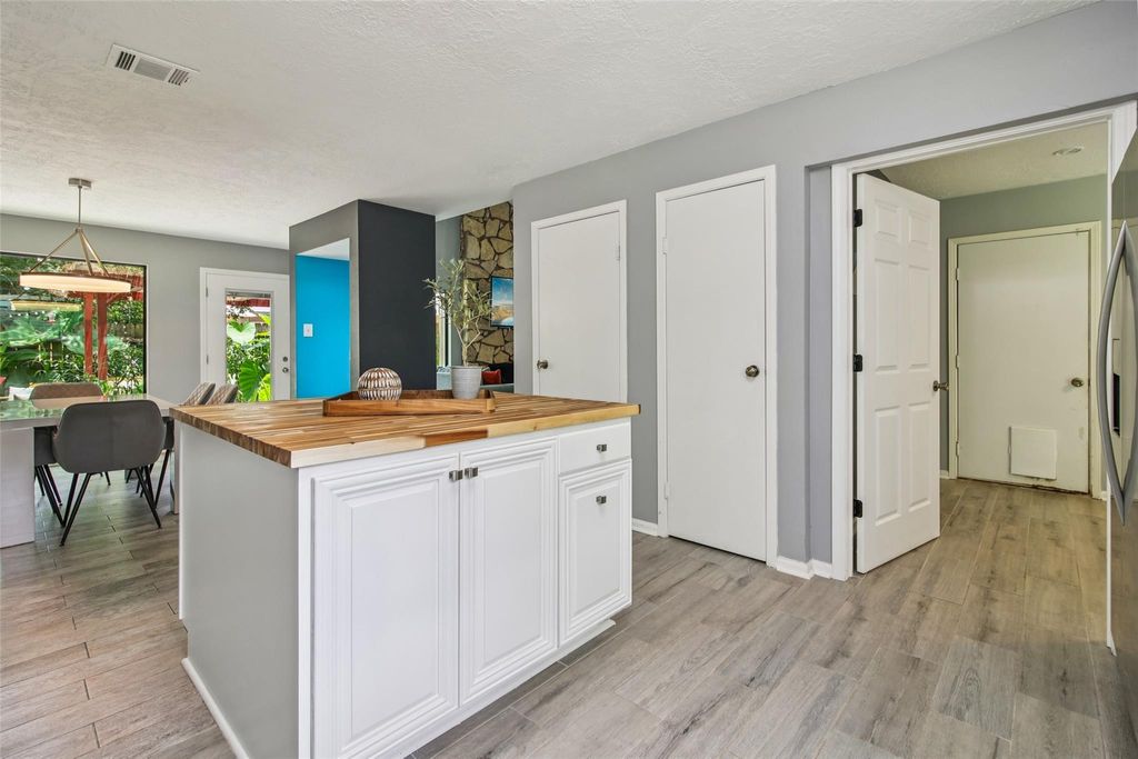 Photo of 5210 Creek Shadows Drive, Houston, TX 77339 (MLS # 80843385)