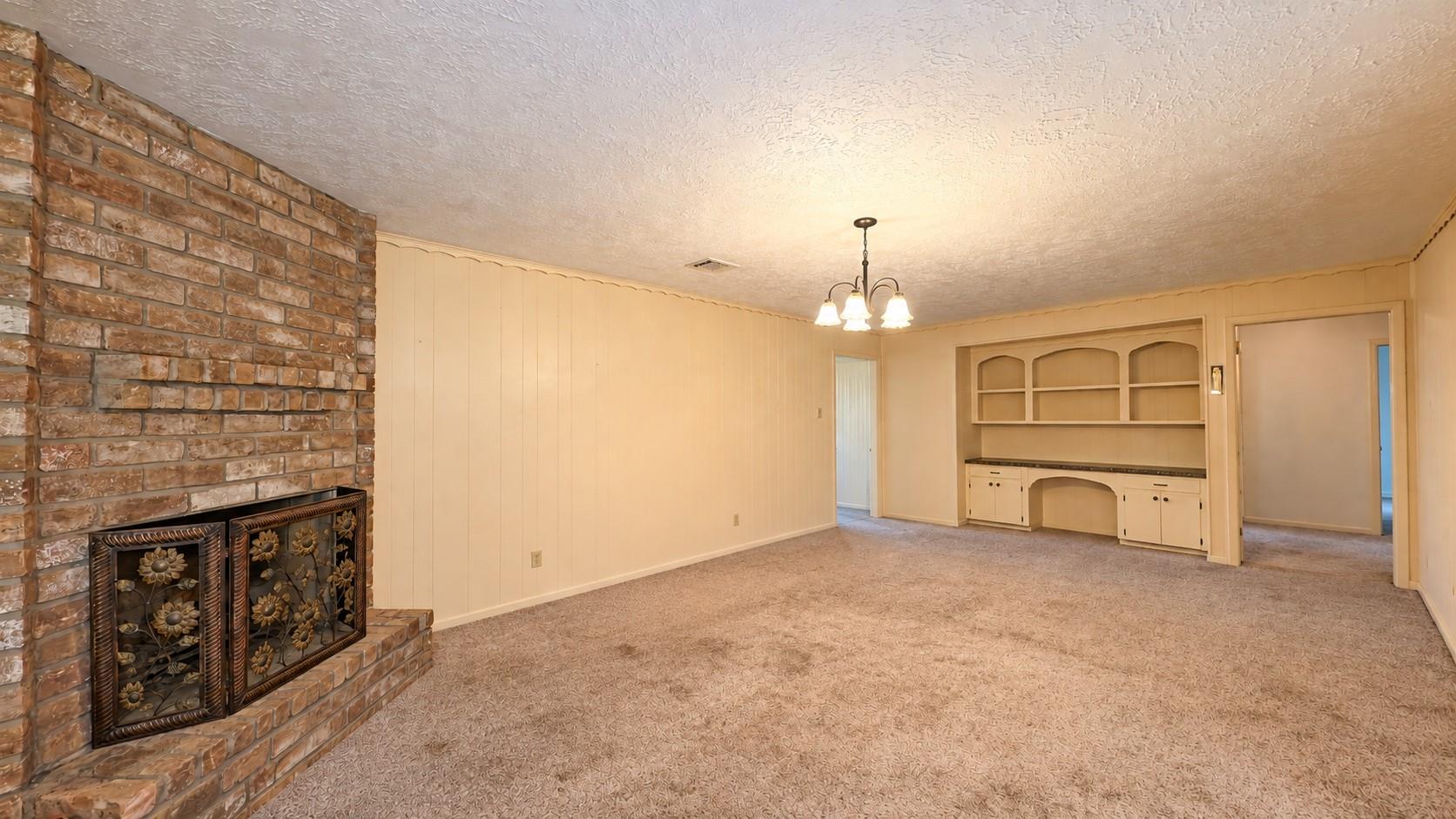 1105 Brenda Drive