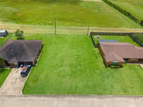 Vacant Land For Sale - 415 W 9th Street<br/> Freeport, TX 77541
