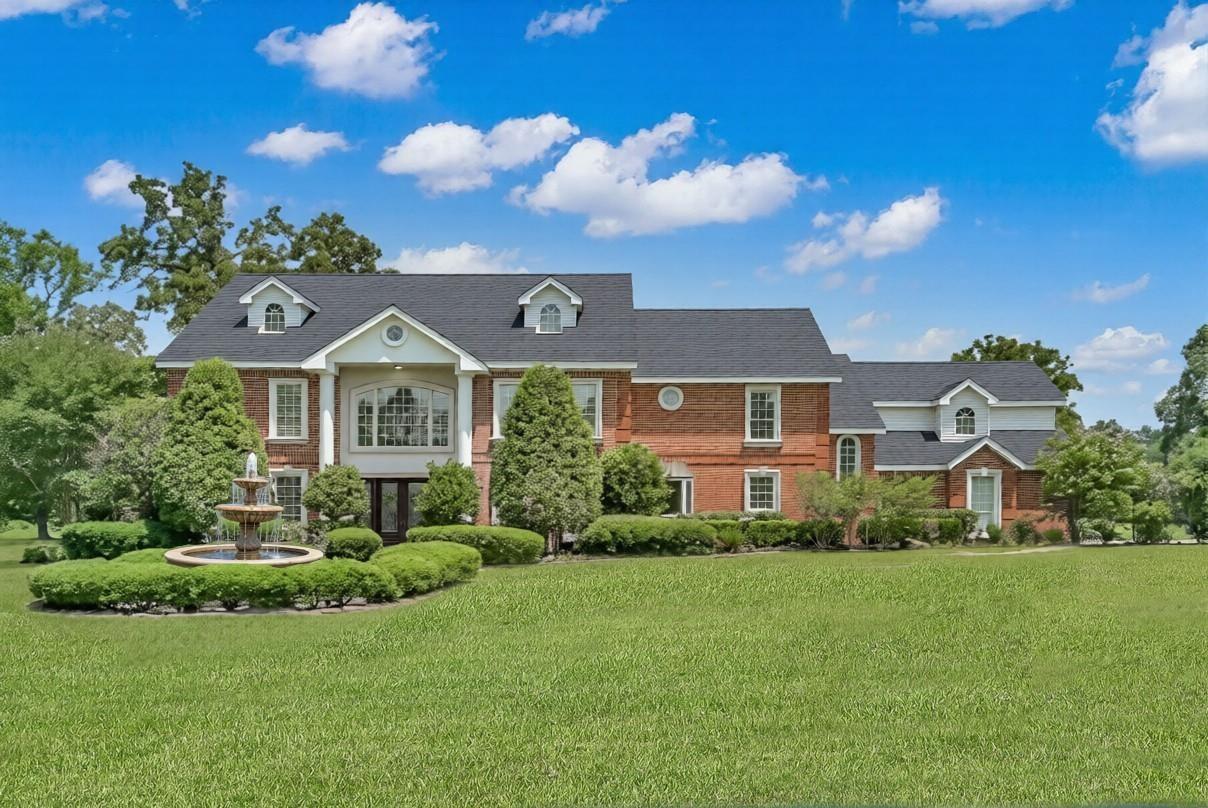 15203 Wildwood Circle
