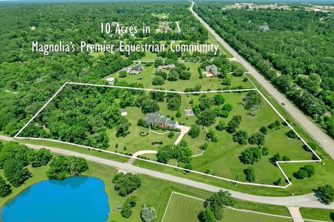 Photo of 15203 Wildwood Circle, Magnolia, TX 77354 (MLS # 96925463)