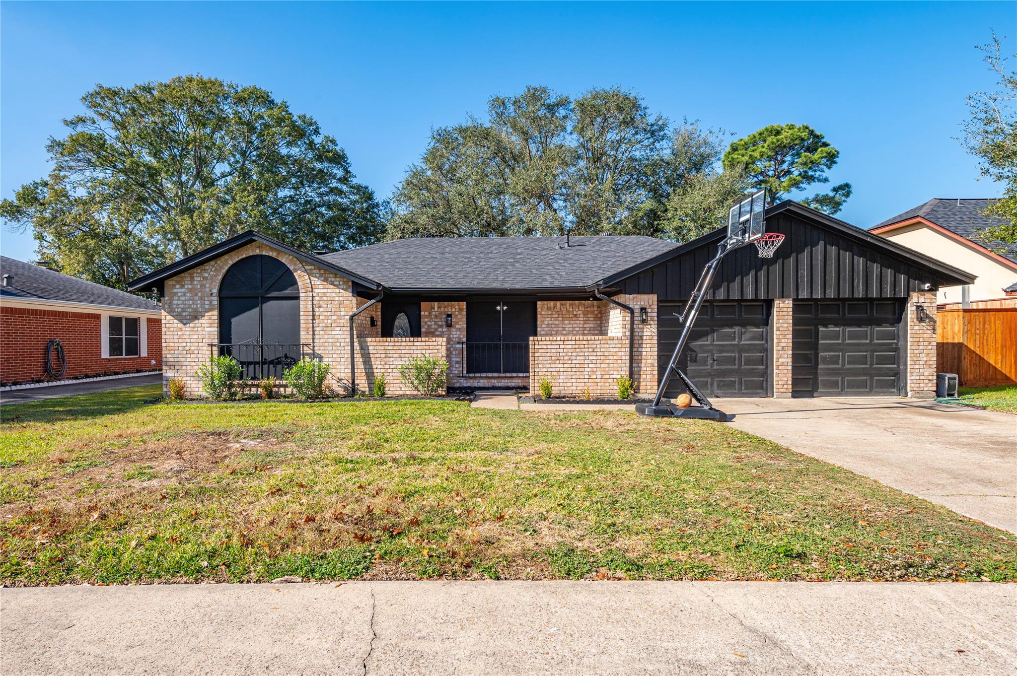 3501 Knob Hill Street