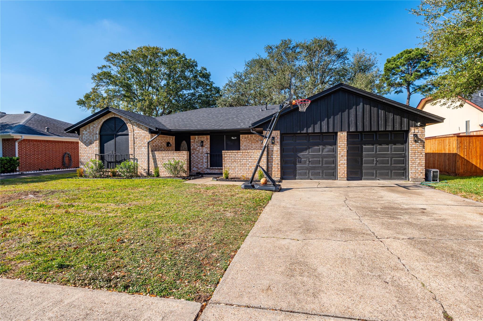 3501 Knob Hill Street