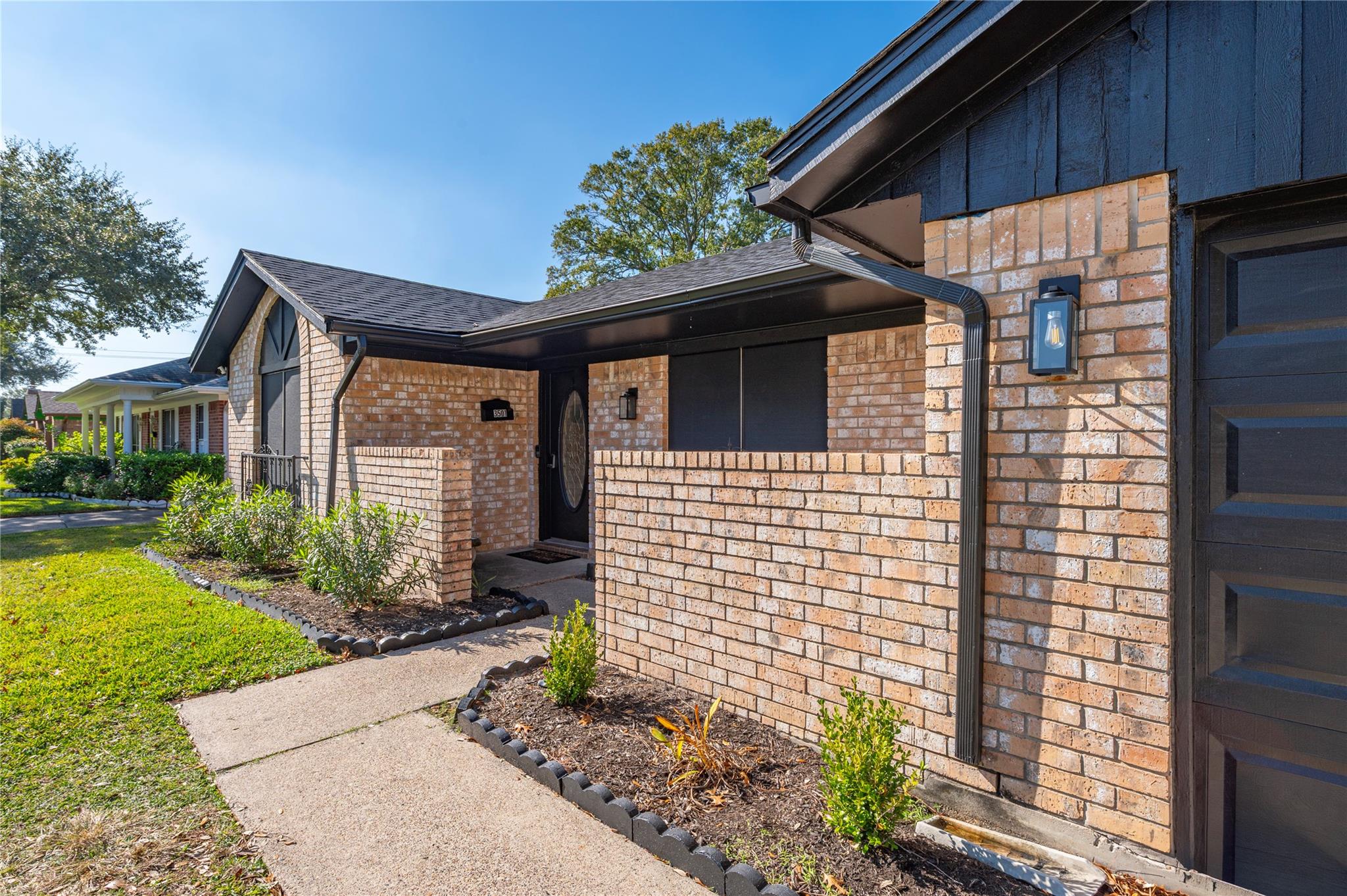 3501 Knob Hill Street