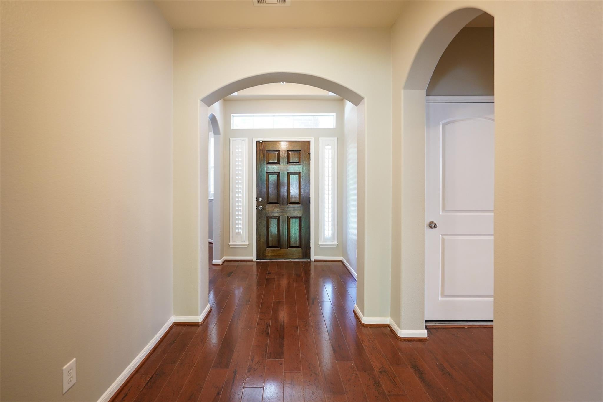 28038 Emma Gardens Lane