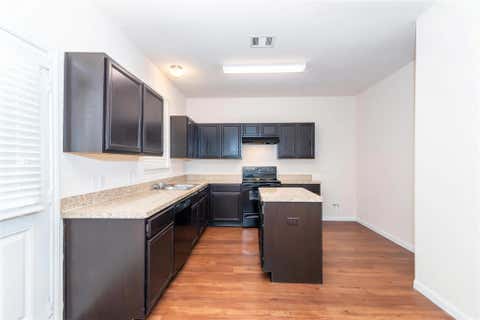Townhouse For Rent - 6274 Brenwood Circle<br/> Katy, TX 77449