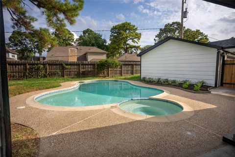 Photo of 5119 Green Springs Drive, Houston, TX 77066 (MLS # 46439617)