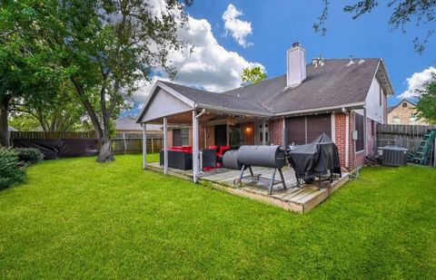 Photo of 1013 Chesterwood Drive, Pearland, TX 77581 (MLS # 50971914)