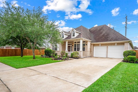 Photo of 11902 Eden Creek Drive, Pearland, TX 77584 (MLS # 23939005)