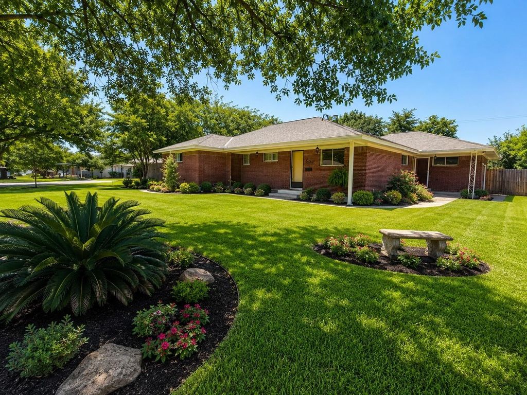 Photo of 807 W Murrill Street, Baytown, TX 77520 (MLS # 25244376)