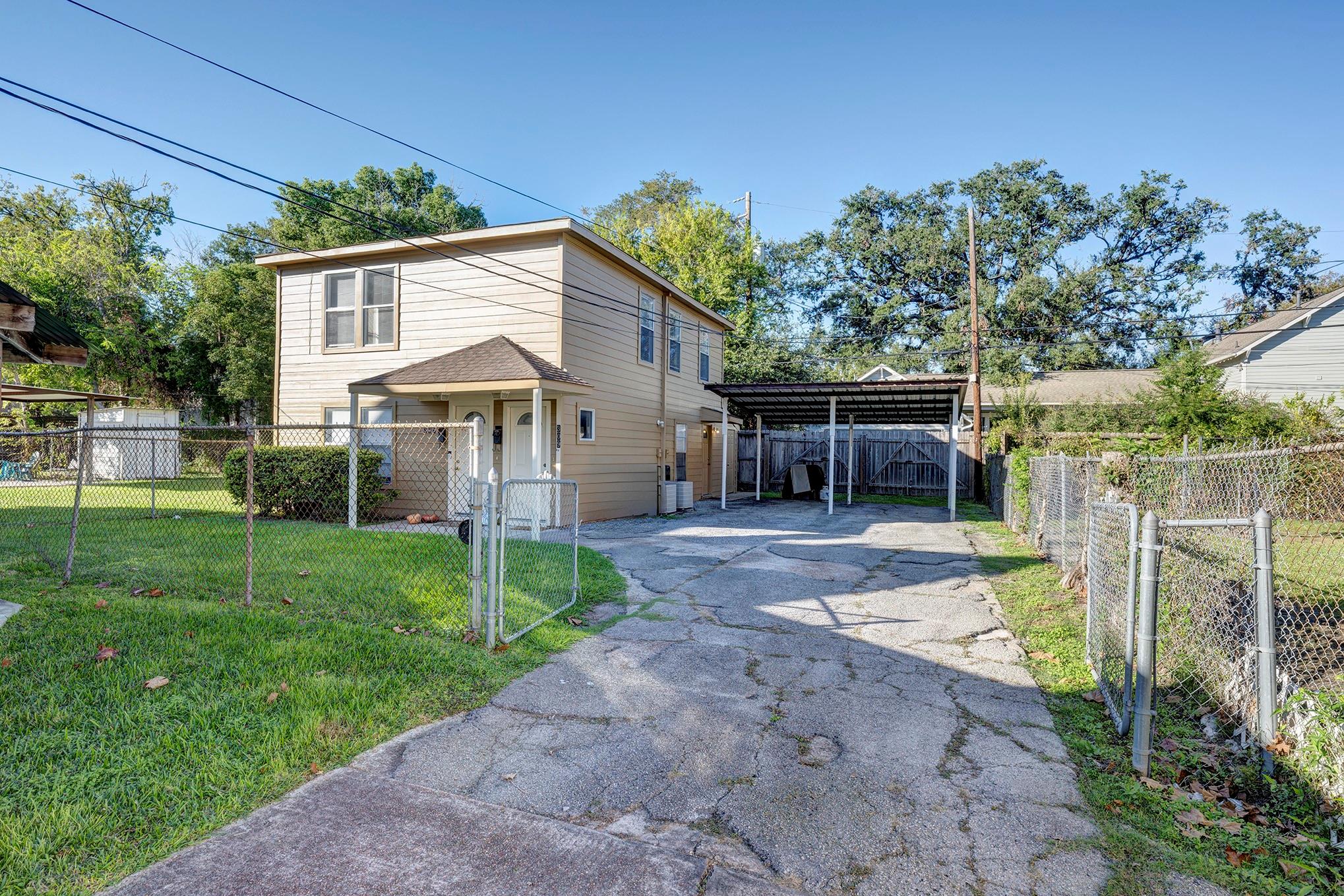 309 W 21st 1/2 Street UPPER