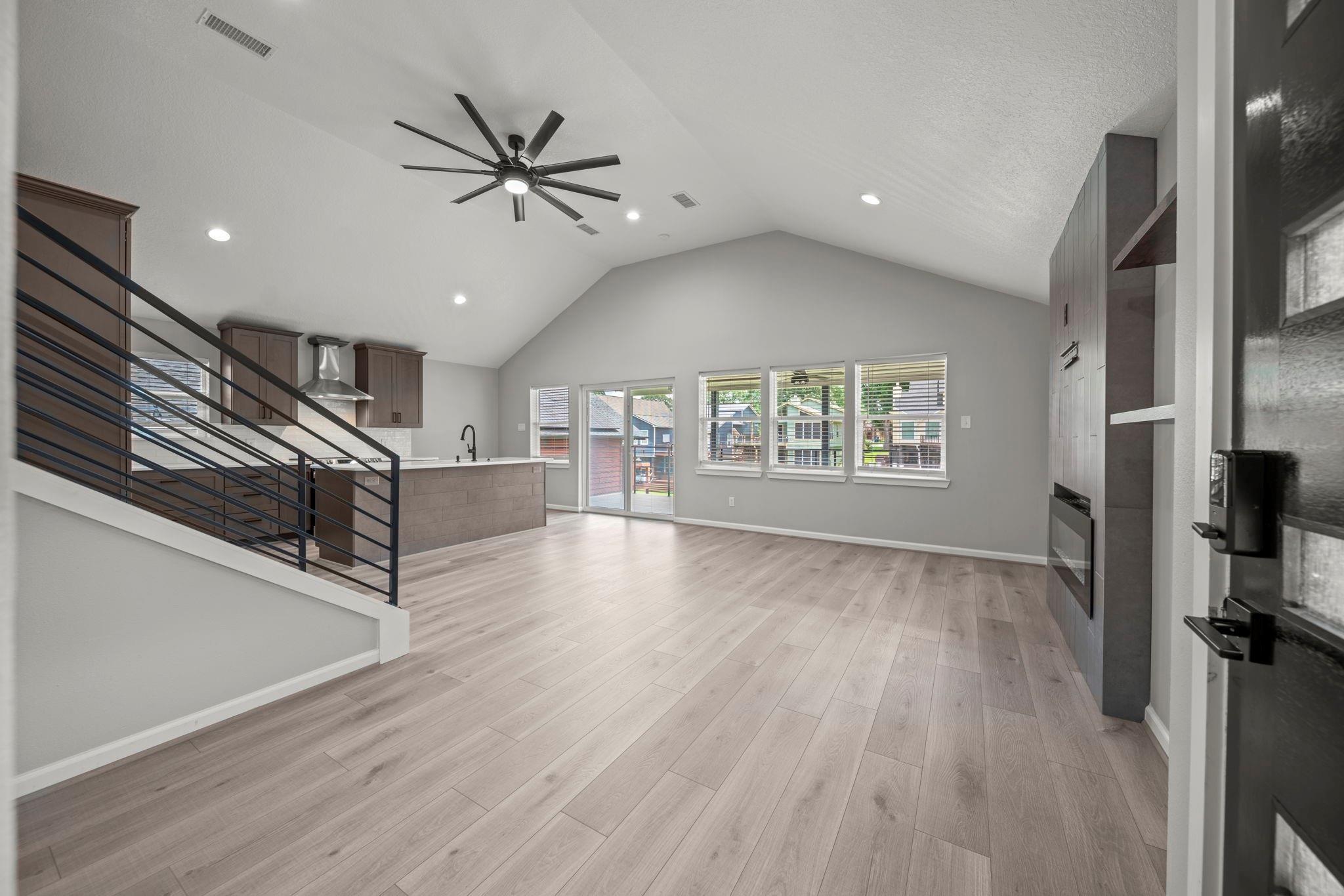 128 Clear Water Street W