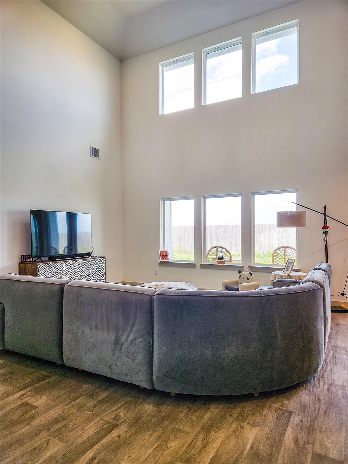 7219 Sunbreeze Lane