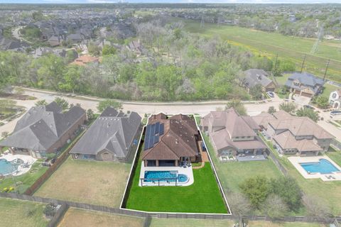 Homes For Sale - 2610 Lazy Vine Lane<br/> Missouri City, TX 77459