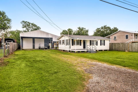 Photo of 221 11th Street, Dickinson, TX 77539 (MLS # 47130398)