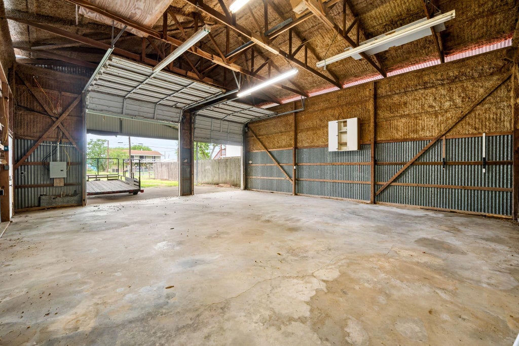 Photo of 221 11th Street, Dickinson, TX 77539 (MLS # 47130398)
