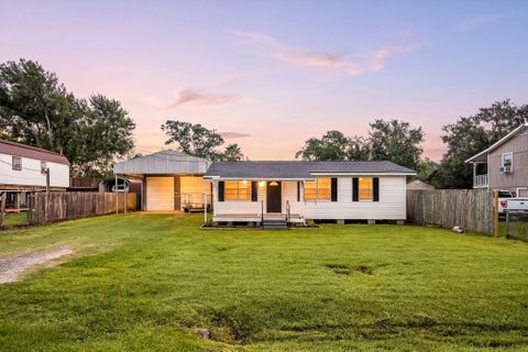 Photo of 221 11th Street, Dickinson, TX 77539 (MLS # 47130398)