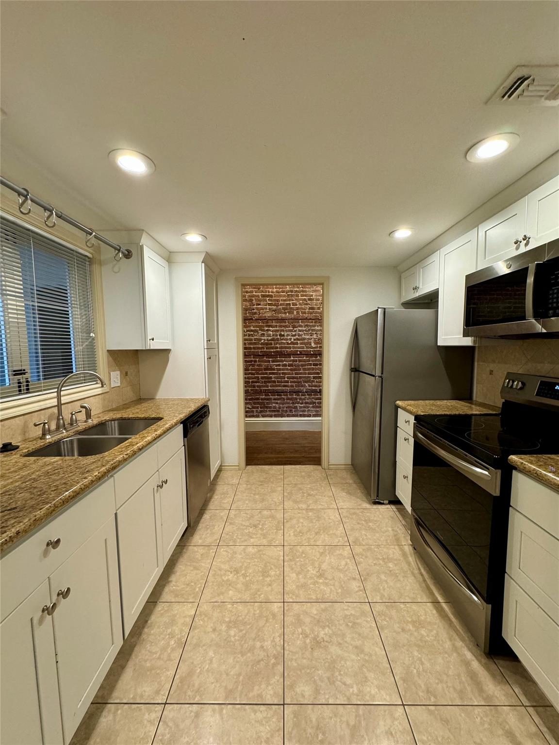 2309 Strand Street 2A