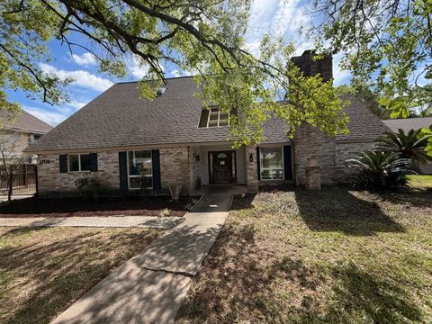 Photo of 1706 El Dorado Boulevard, Houston, TX 77062 (MLS # 79145373)