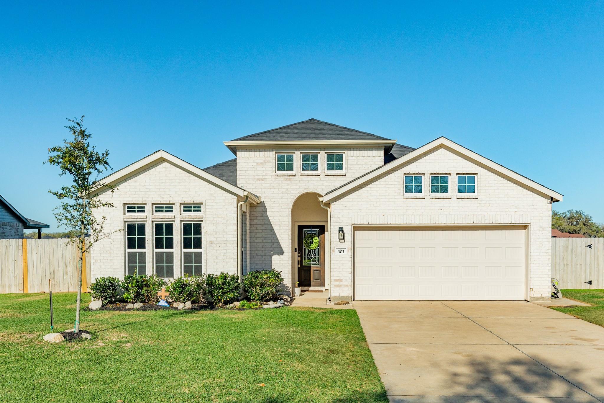 303 Twin Lakes Boulevard W