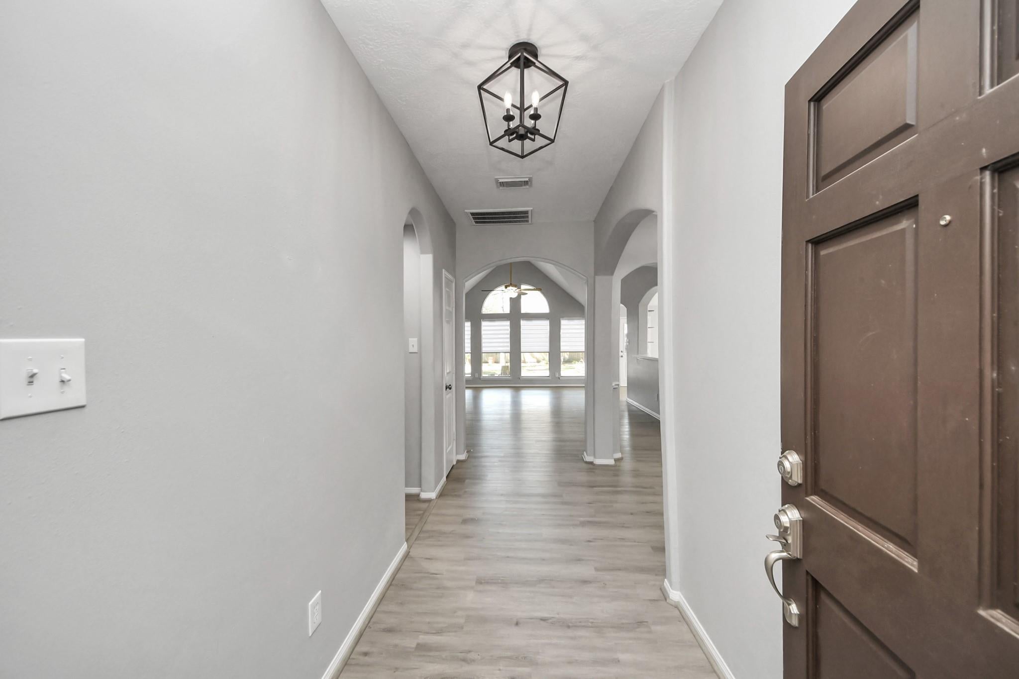2127 Grovewood Park