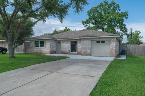 Photo of 408 Bellmar Lane, Friendswood, TX 77546 (MLS # 78344585)