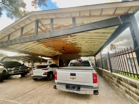 Photo of 9213 Madera Road, Houston, TX 77078 (MLS # 38021084)