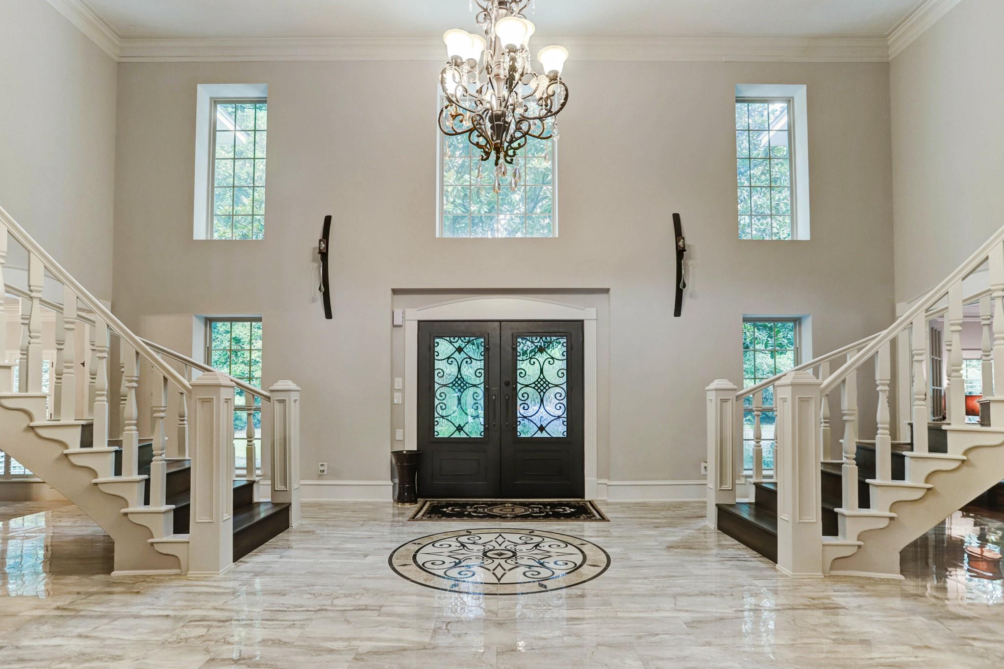 14 Shorelake Drive
