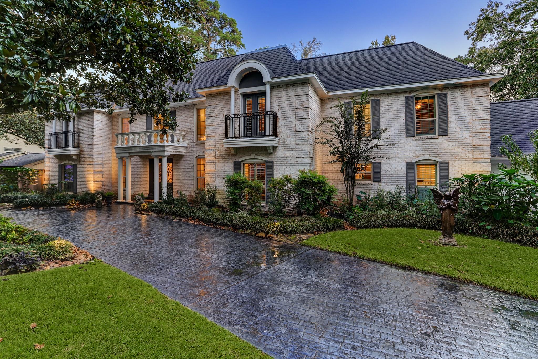 14 Shorelake Drive