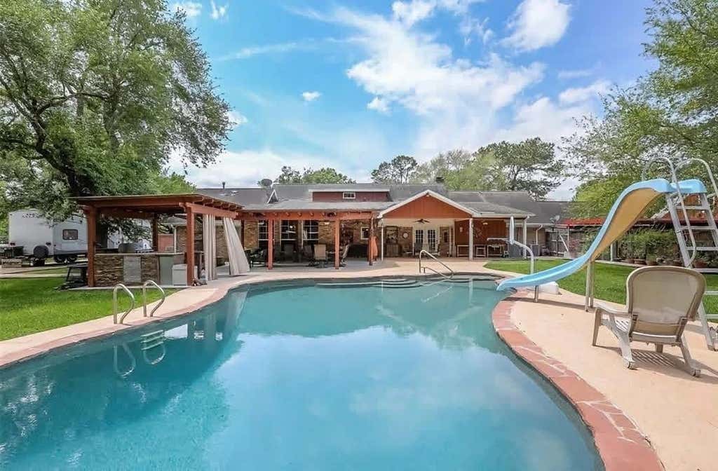 Photo of 1801 Mcginnis Drive, Pearland, TX 77581 (MLS # 80572014)
