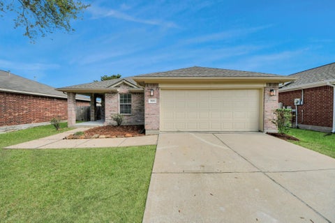 Photo of 1818 Fergus Park Court, Houston, TX 77047 (MLS # 4216503)