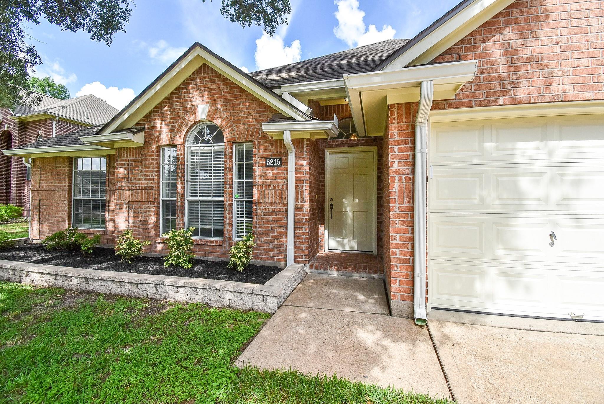 5215 Aspen Point Drive