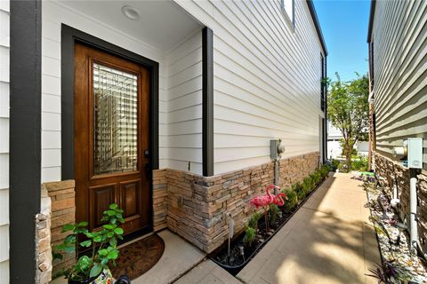 1611 Vermont Street Houston TX 77006
