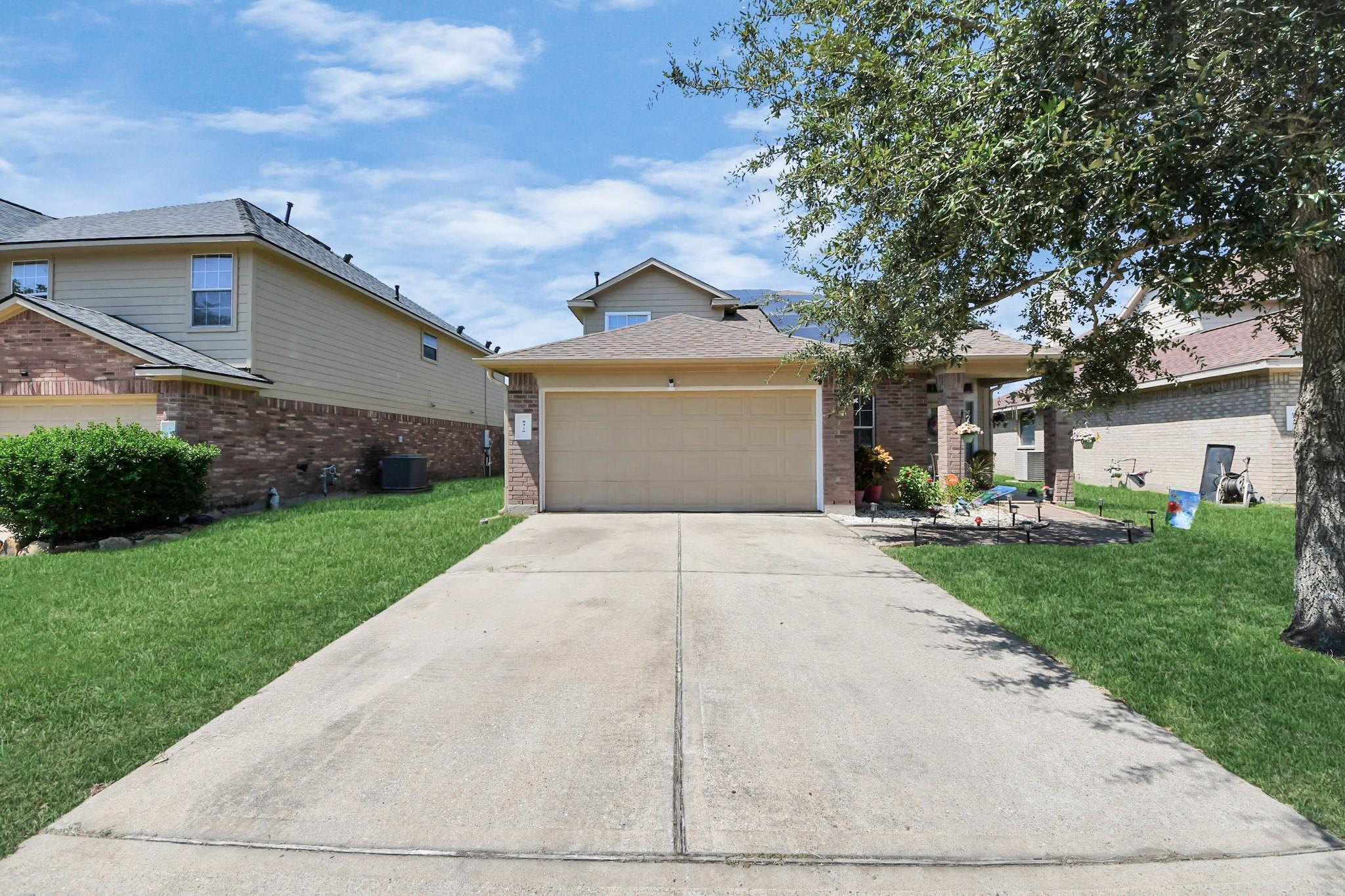 8319 White Pine Ln, Baytown, TX, 77523