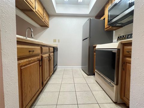 Condo For Rent - 2826 S Bartell Drive #21<br/> Houston, TX 77054