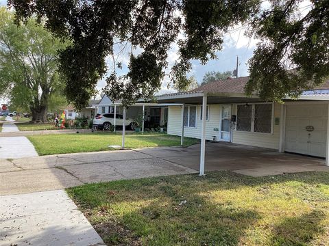 Photo of 3118 Grant Street, Pasadena, TX 77503 (MLS # 90079869)