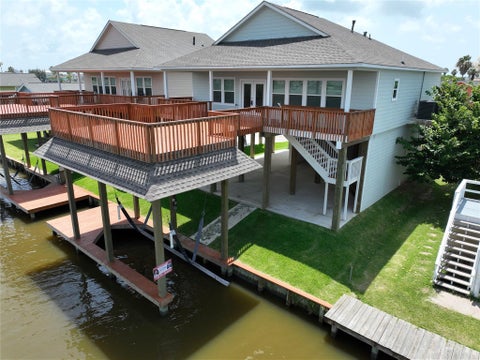 Photo of 18 Edgewater St, Bayou Vista, TX 77563 (MLS # 47311793)