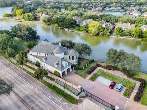 Photo of 15710 Creek Bend Drive, Sugar Land, TX 77478 (MLS # 8411252)