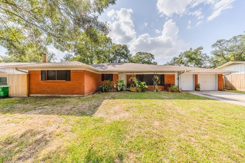 Photo of 1900 Clayton Drive, Baytown, TX 77520 (MLS # 9390583)