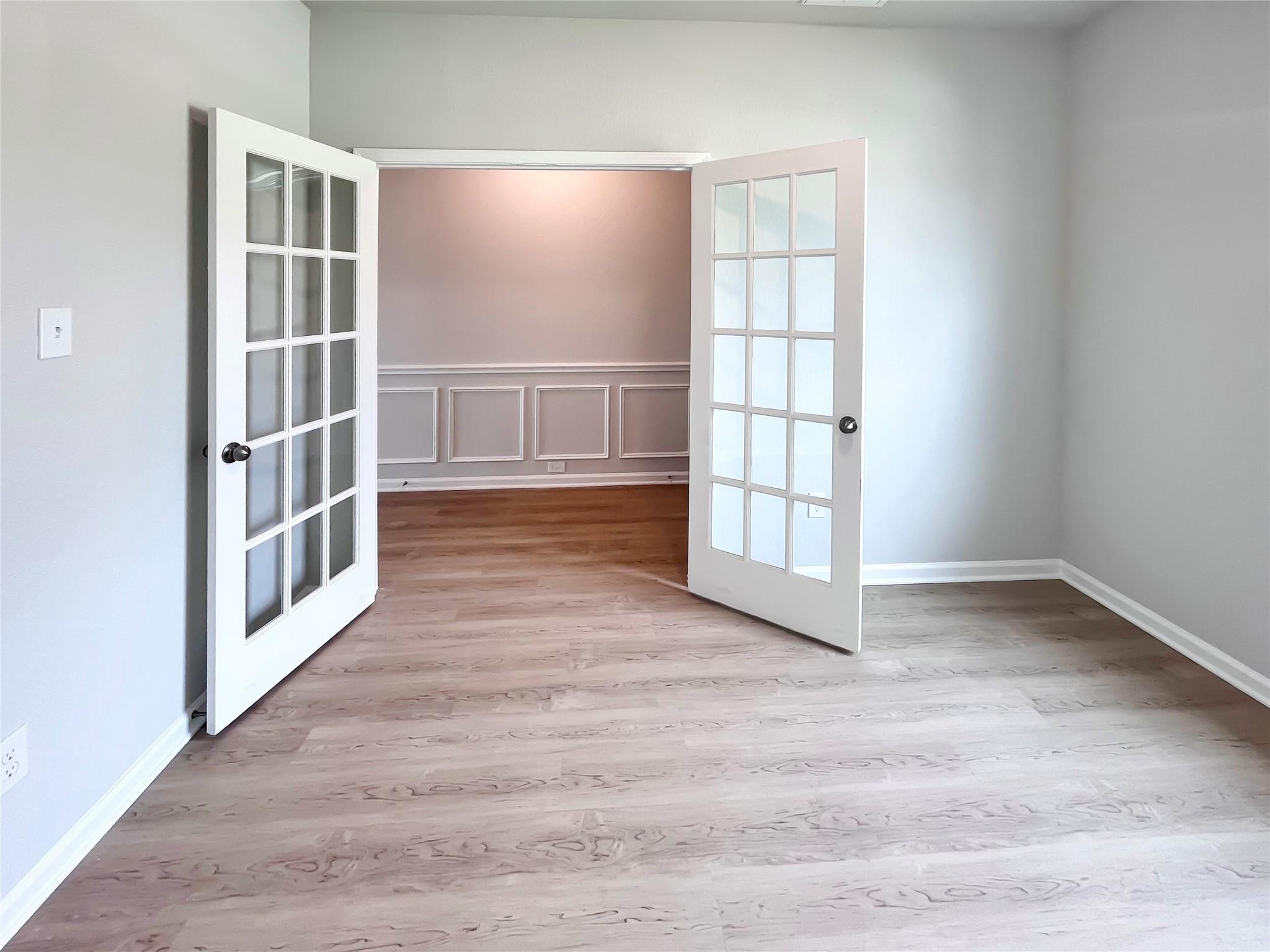 1606 River Scene Trail