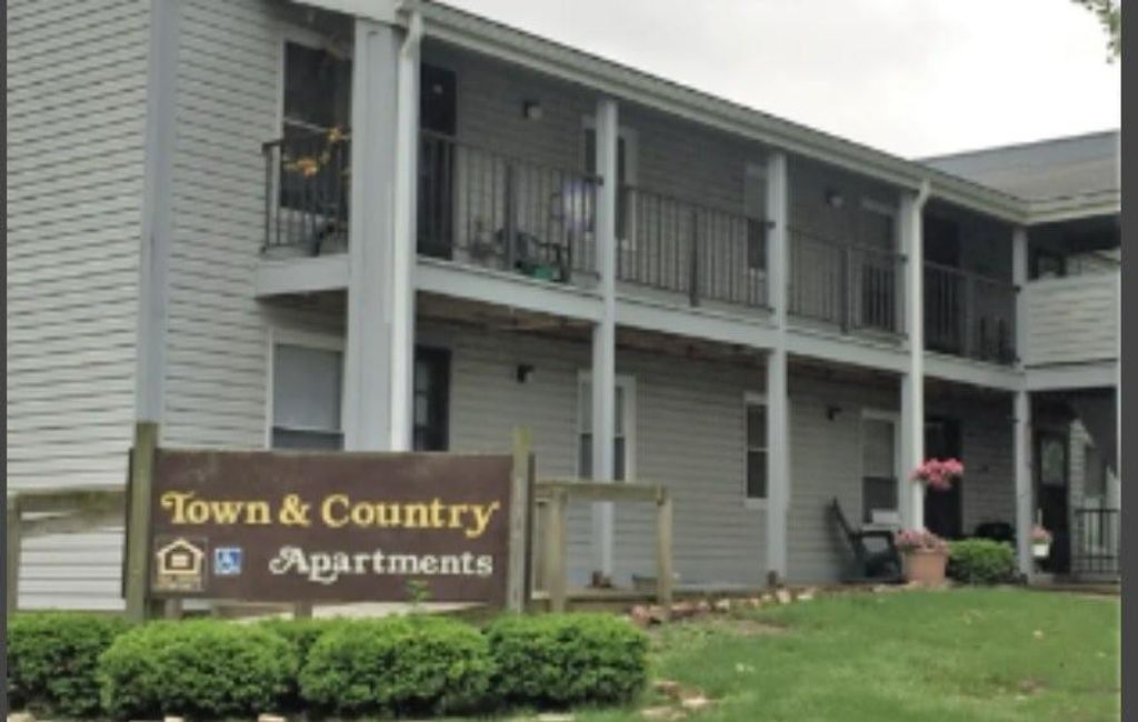 Photo of 1410 30th St, Highlands, IL 62249 (MLS # 54149832)