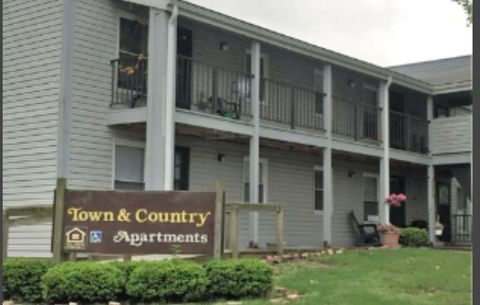 Photo of 1410 30th St, Highlands, IL 62249 (MLS # 54149832)