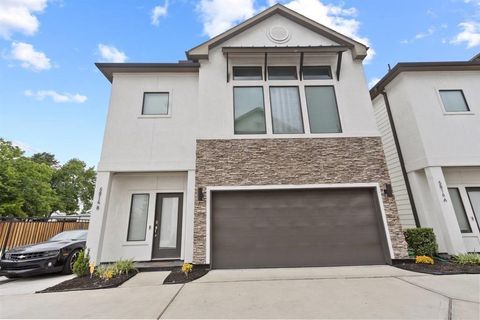 Photo of 5816 Gardendale Drive #B, Houston, TX 77092 (MLS # 67079480)